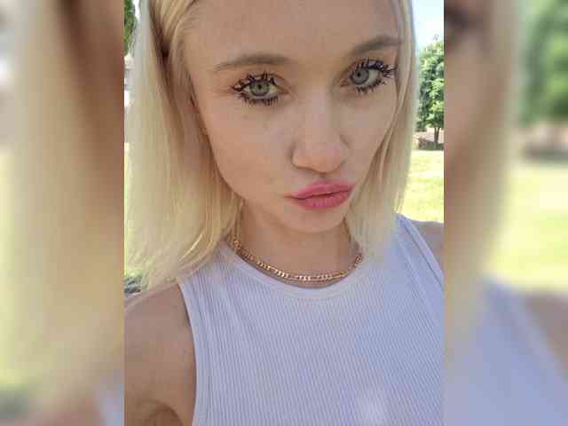 AlinaLoves webcam