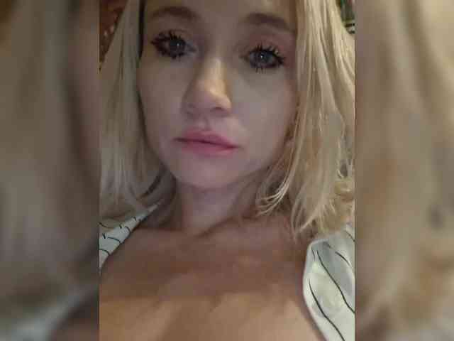 AlinaLoves webcam