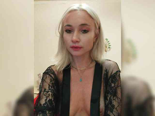 AlinaLoves webcam