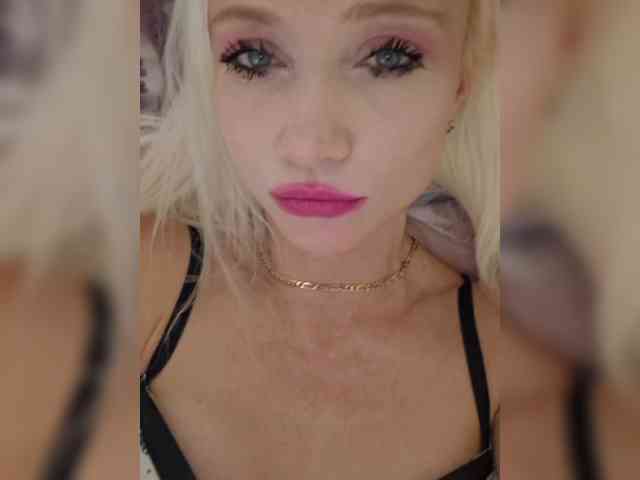 AlinaLoves webcam