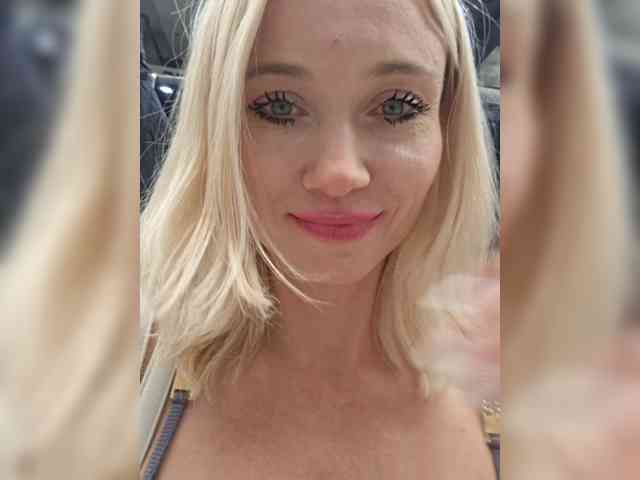 AlinaLoves webcam