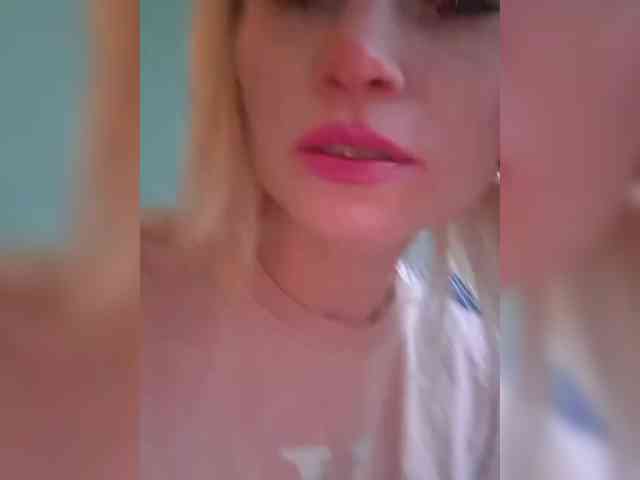 AlinaLoves webcam