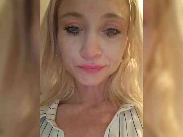 AlinaLoves webcam