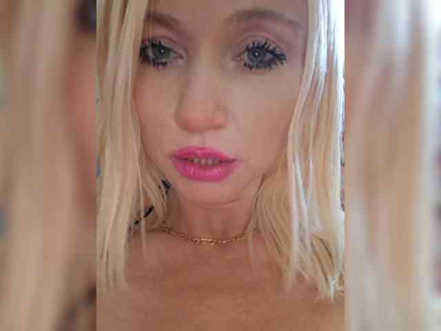 AlinaLoves webcam