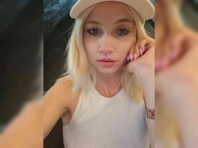 AlinaLoves webcam