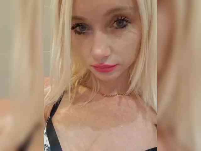 AlinaLoves webcam