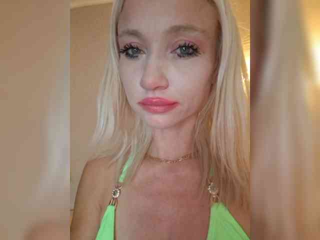 AlinaLoves webcam