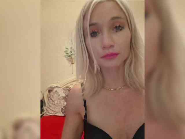 AlinaLoves webcam