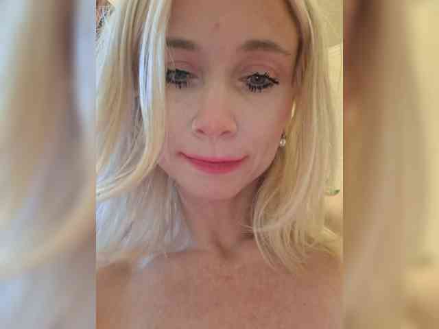 AlinaLoves webcam