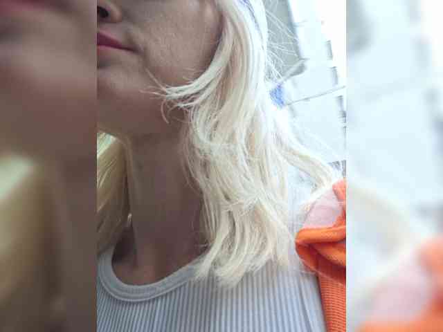 AlinaLoves webcam