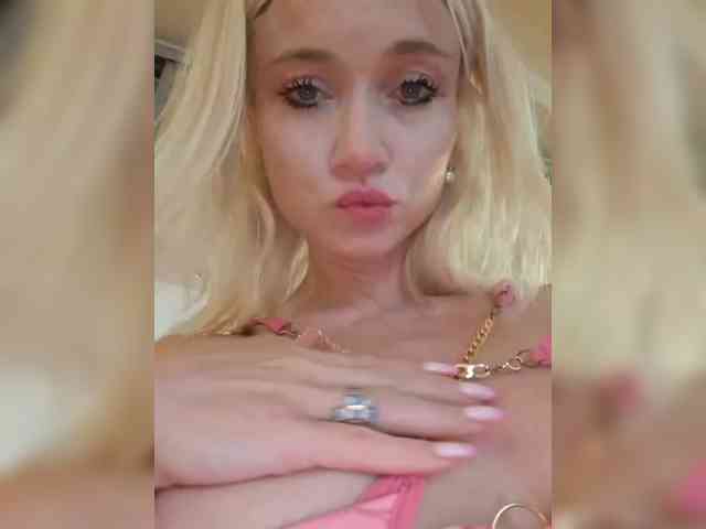 AlinaLoves webcam
