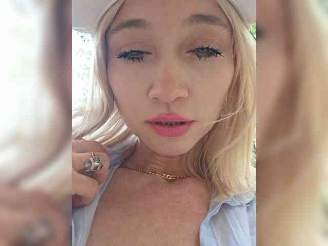 AlinaLoves webcam