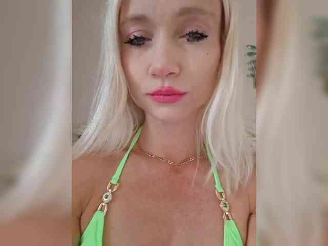 AlinaLoves webcam