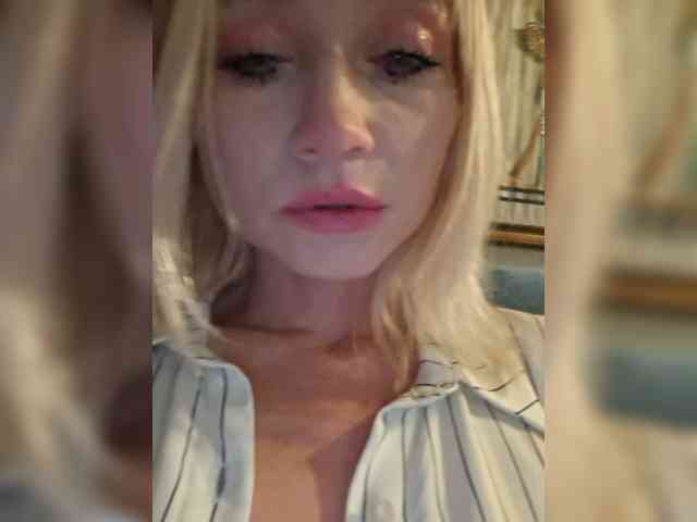 AlinaLoves webcam
