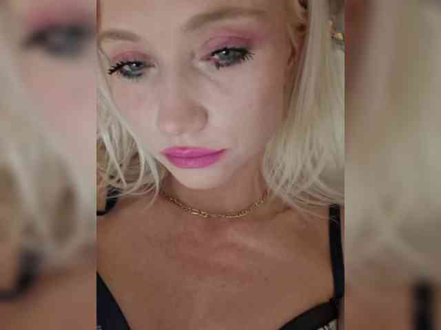 AlinaLoves webcam