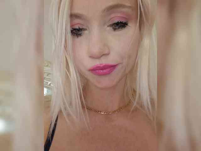 AlinaLoves webcam