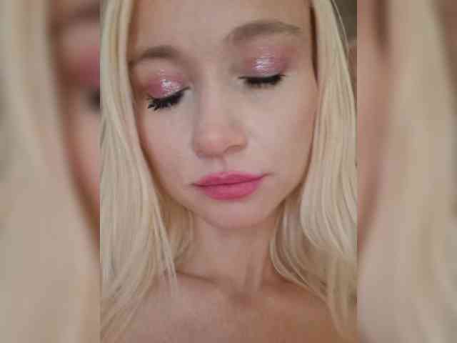AlinaLoves webcam