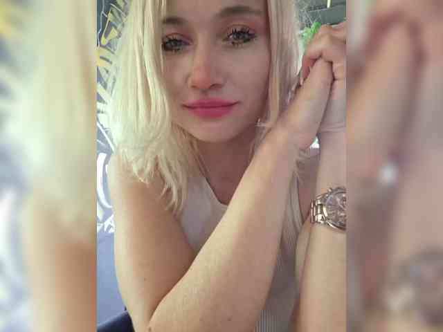 AlinaLoves webcam