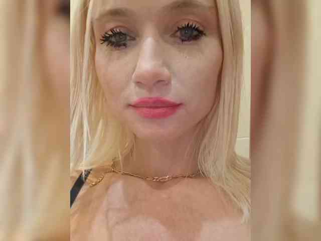 AlinaLoves webcam