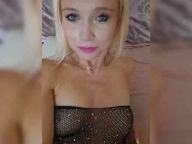 AlinaLoves webcam