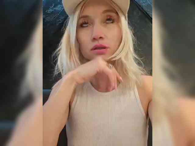 AlinaLoves webcam