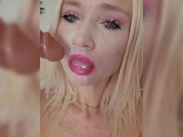 AlinaLoves webcam