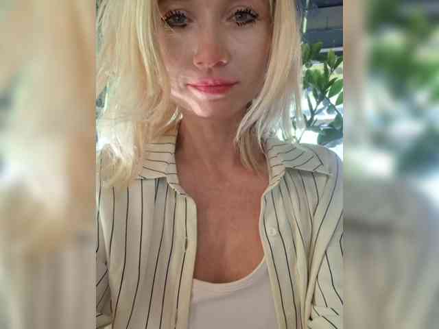 AlinaLoves webcam