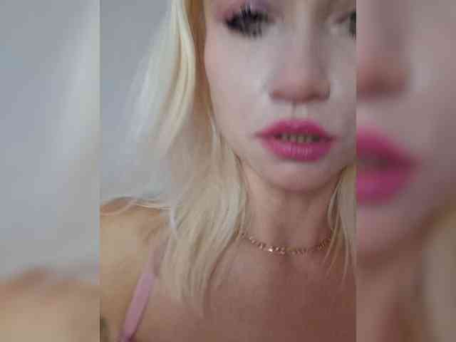 AlinaLoves webcam