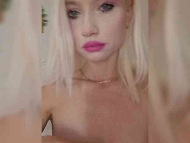 AlinaLoves webcam