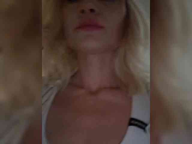 AlinaLoves webcam