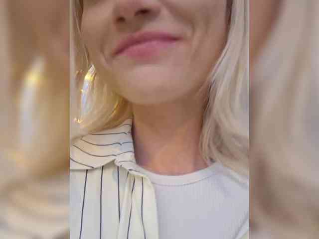 AlinaLoves webcam