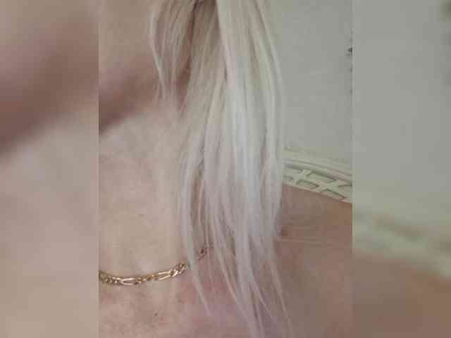 AlinaLoves webcam