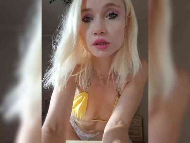 AlinaLoves webcam