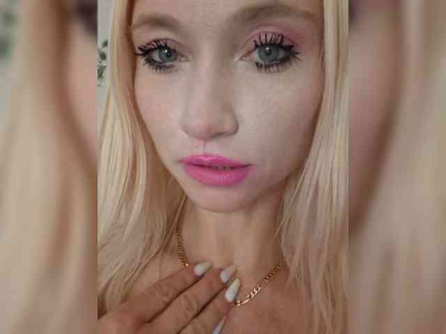 AlinaLoves webcam