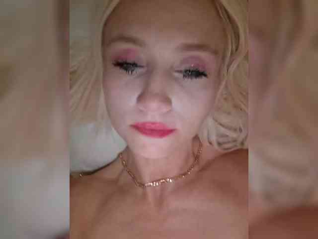 AlinaLoves webcam