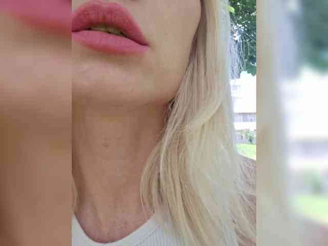 AlinaLoves webcam