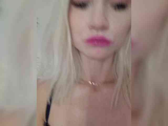 AlinaLoves Live Webcam on BongaCams