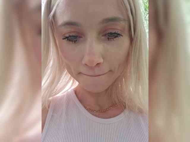 AlinaLoves webcam
