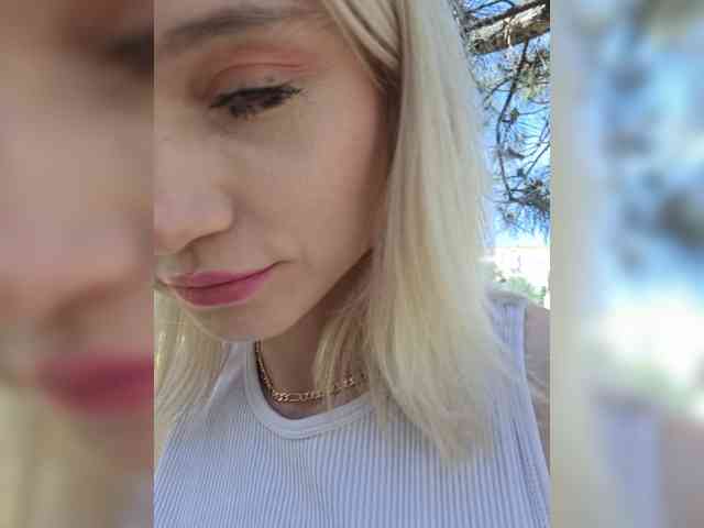 AlinaLoves webcam