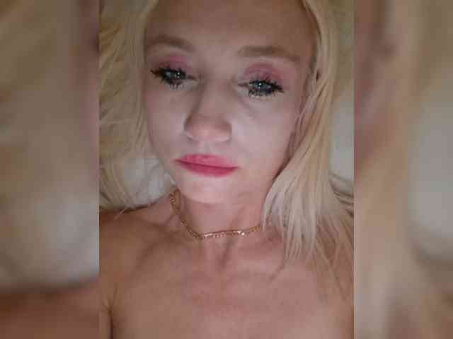 AlinaLoves webcam