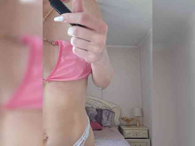 AlinaLoves webcam