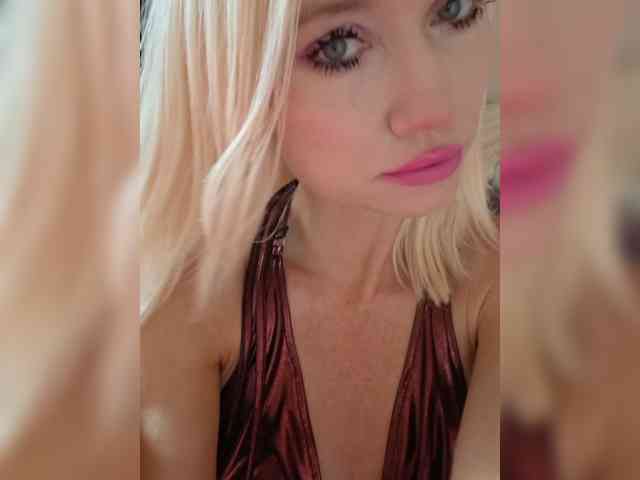 AlinaLoves webcam