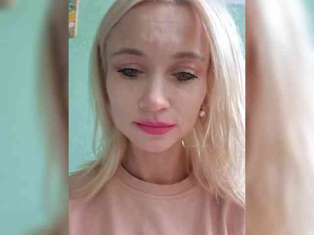 AlinaLoves webcam