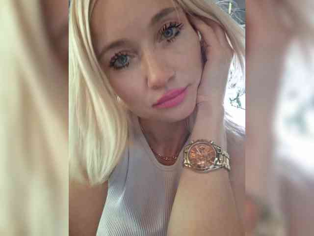 AlinaLoves webcam