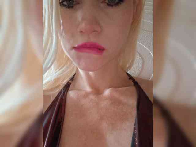 Modelo: AlinaLoves