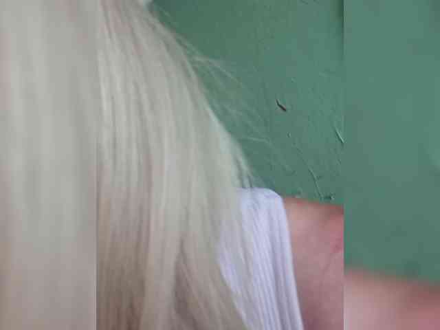 AlinaLoves webcam