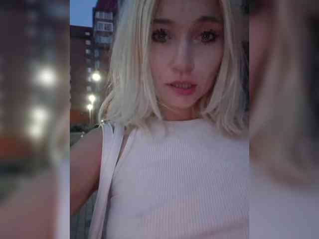 AlinaLoves webcam