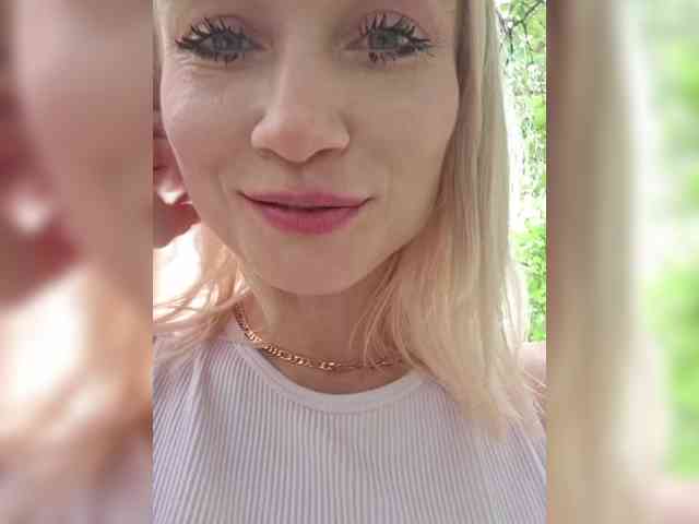 AlinaLoves webcam