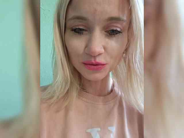AlinaLoves webcam