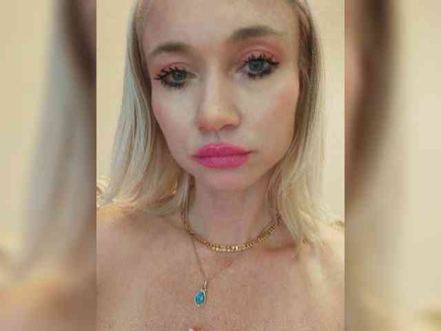 AlinaLoves webcam